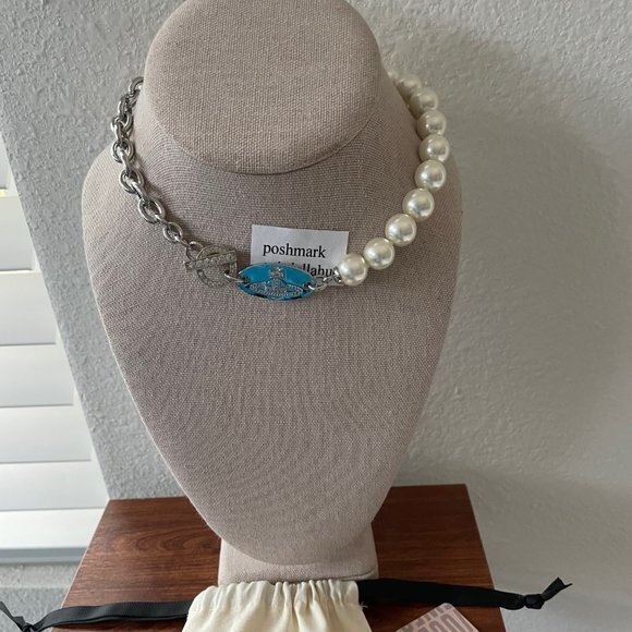 Vivienne Westwood Jewelry - Vivienne Westwood CHUNKY Pearl Saturn Choker Necklace